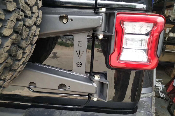 Picture of a Jeep Wrangler JL EVO Style Oversized Spare Tire Mounting Bracket Kit Number 11